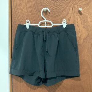 Z By Zella Cuffed Shorts Women’s Large